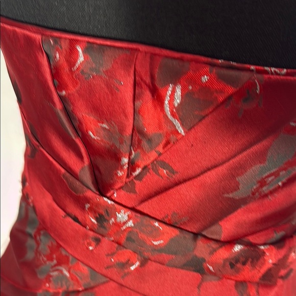 White House Black Market Elegant Red Floral Strapless Dress Size 4 - Picture 9 of 11